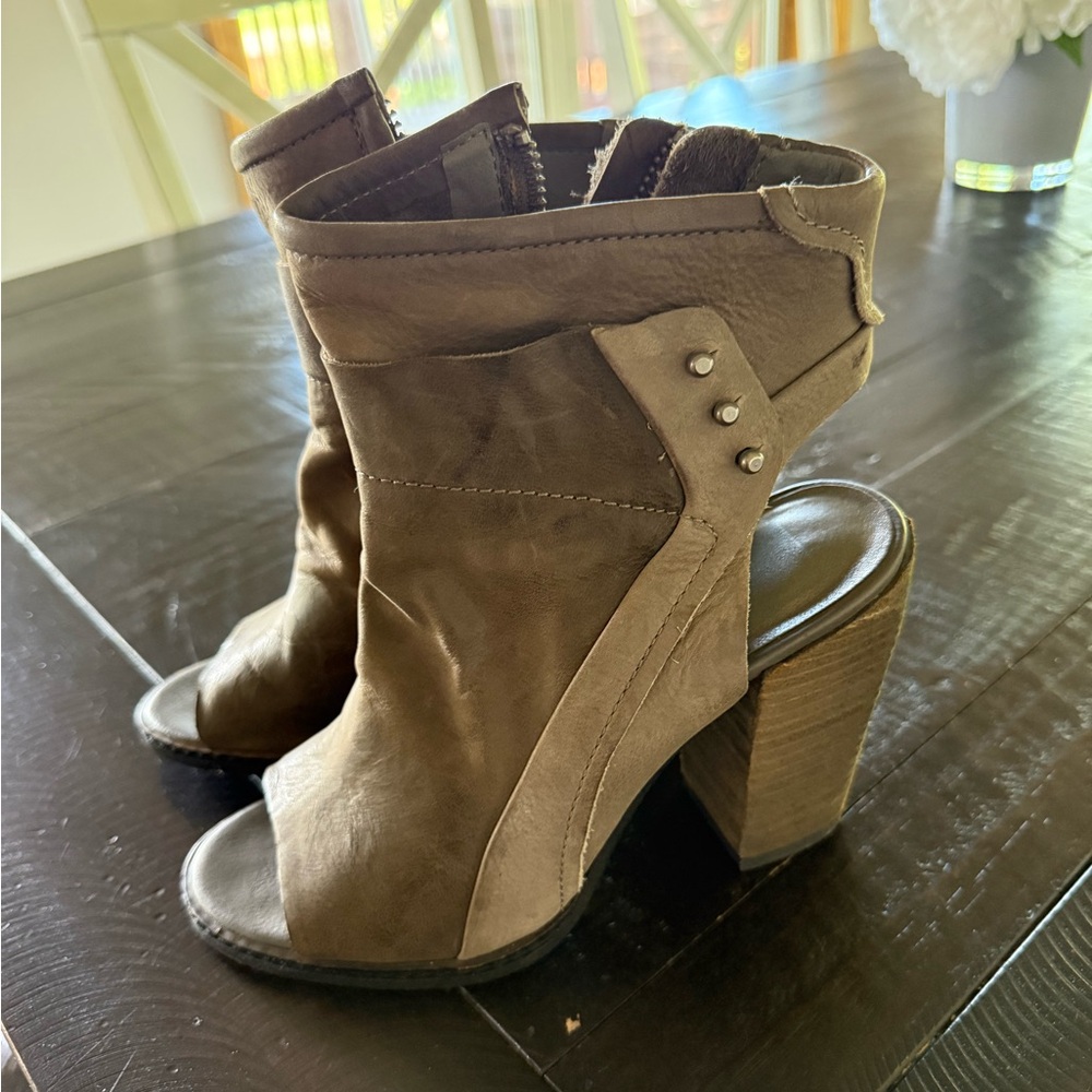 Dolce Vita Brown Ankle Booties with Chunky Heel
